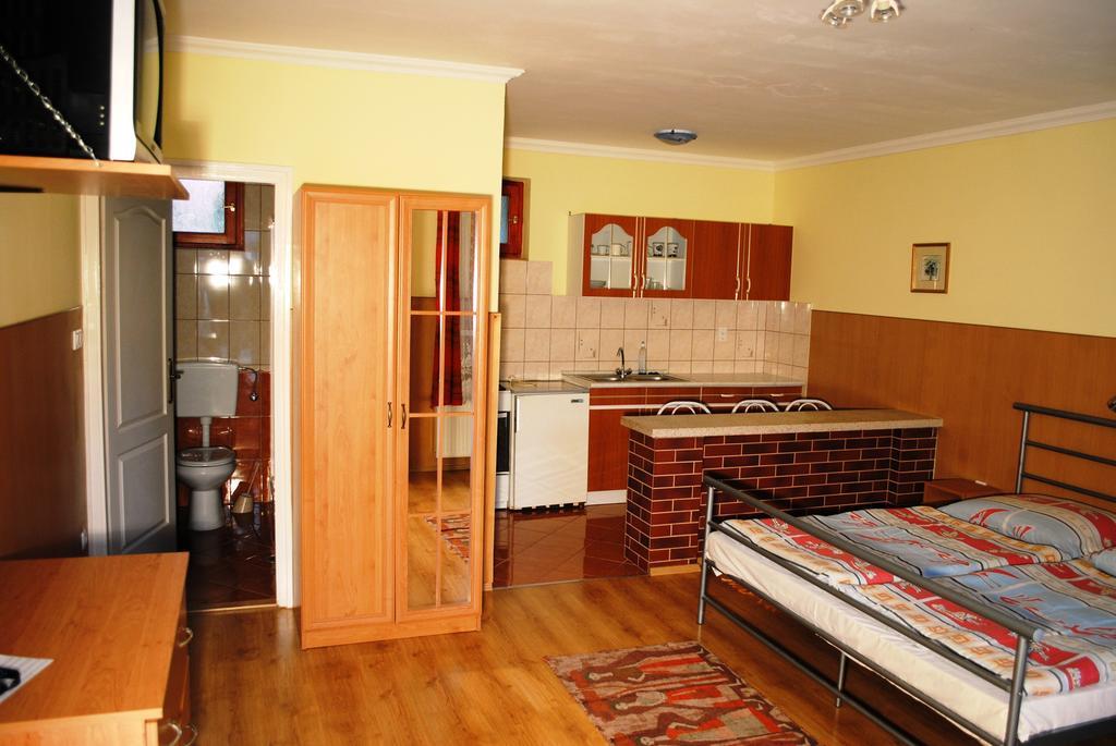 Ferenczi Apartament Hajduszoboszlo Quarto foto