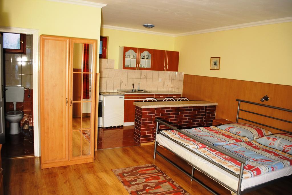 Ferenczi Apartament Hajduszoboszlo Quarto foto