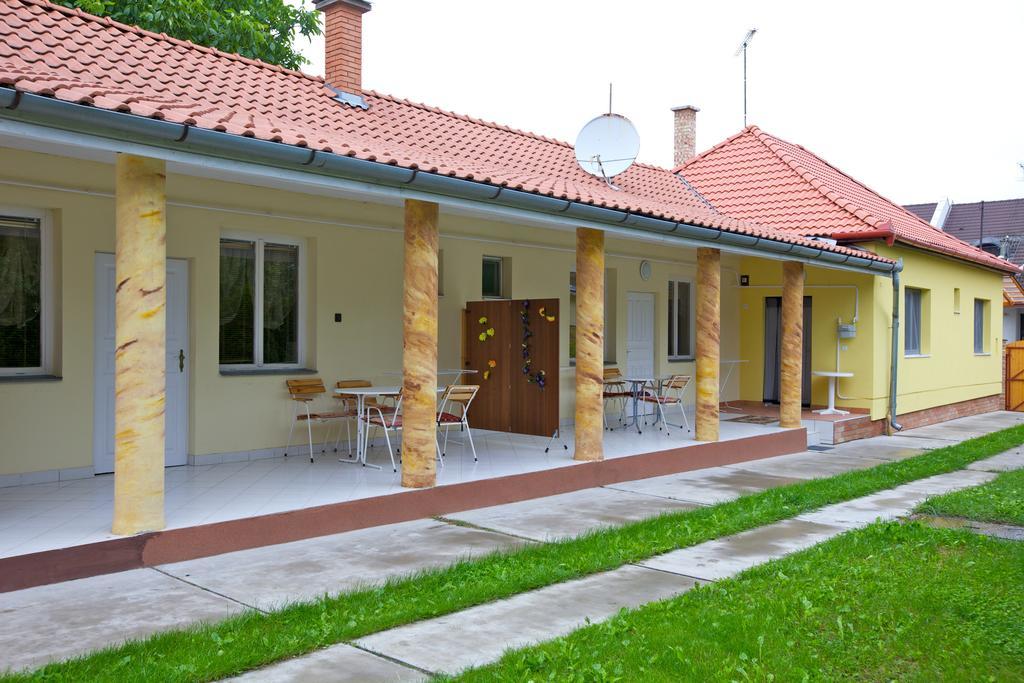 Ferenczi Apartament Hajduszoboszlo Quarto foto